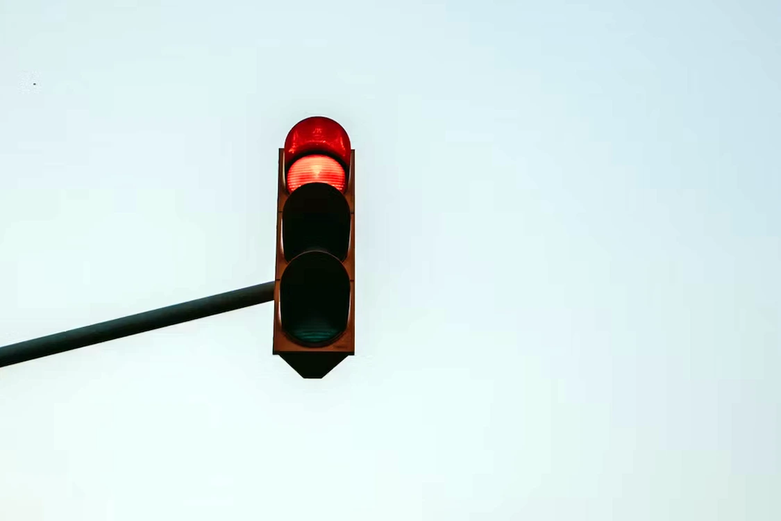 Rood licht voor het opschorten van eigen verplichtingen.